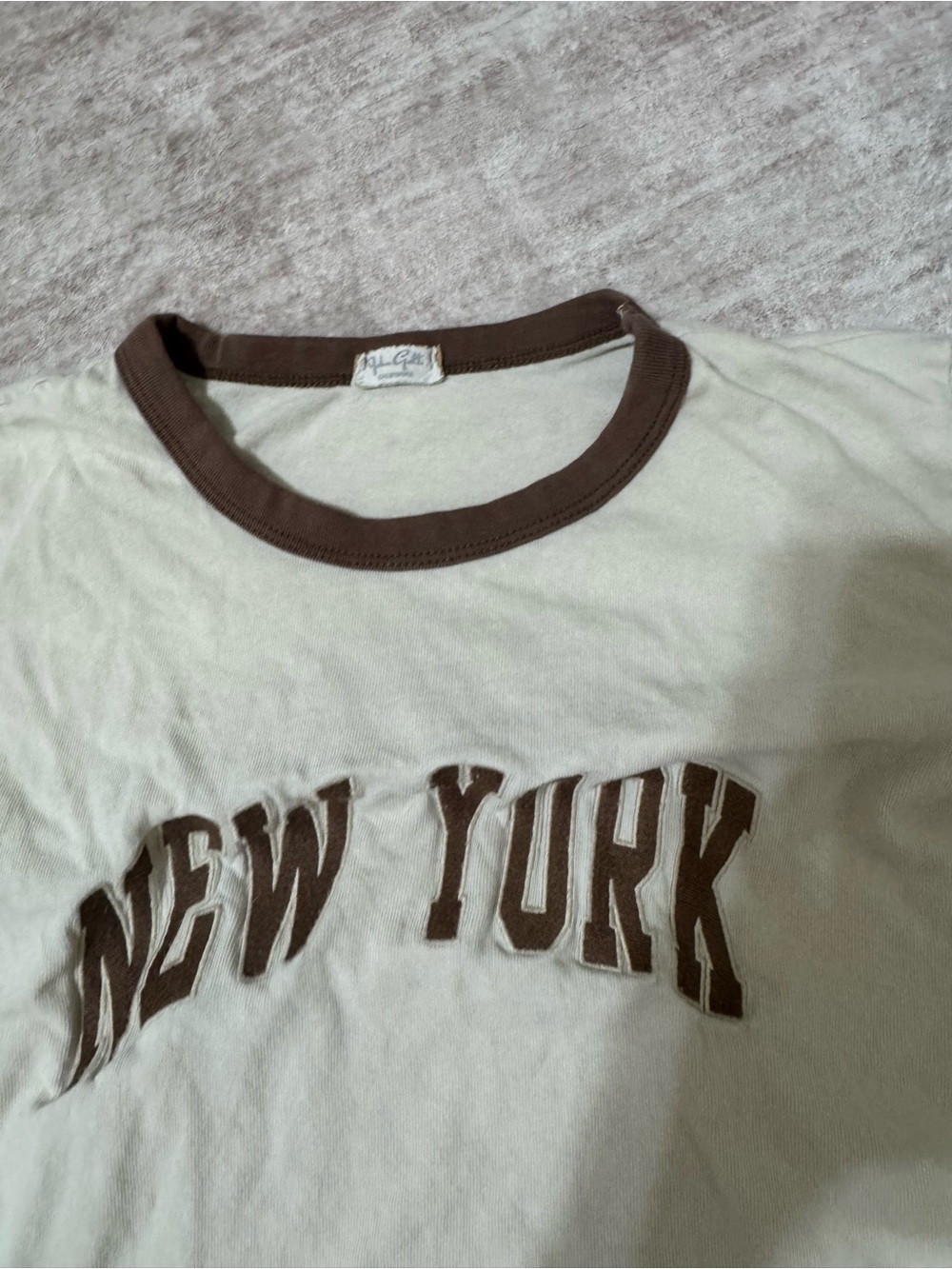 Brandy melville new york baby tee - Picture 2 of 2